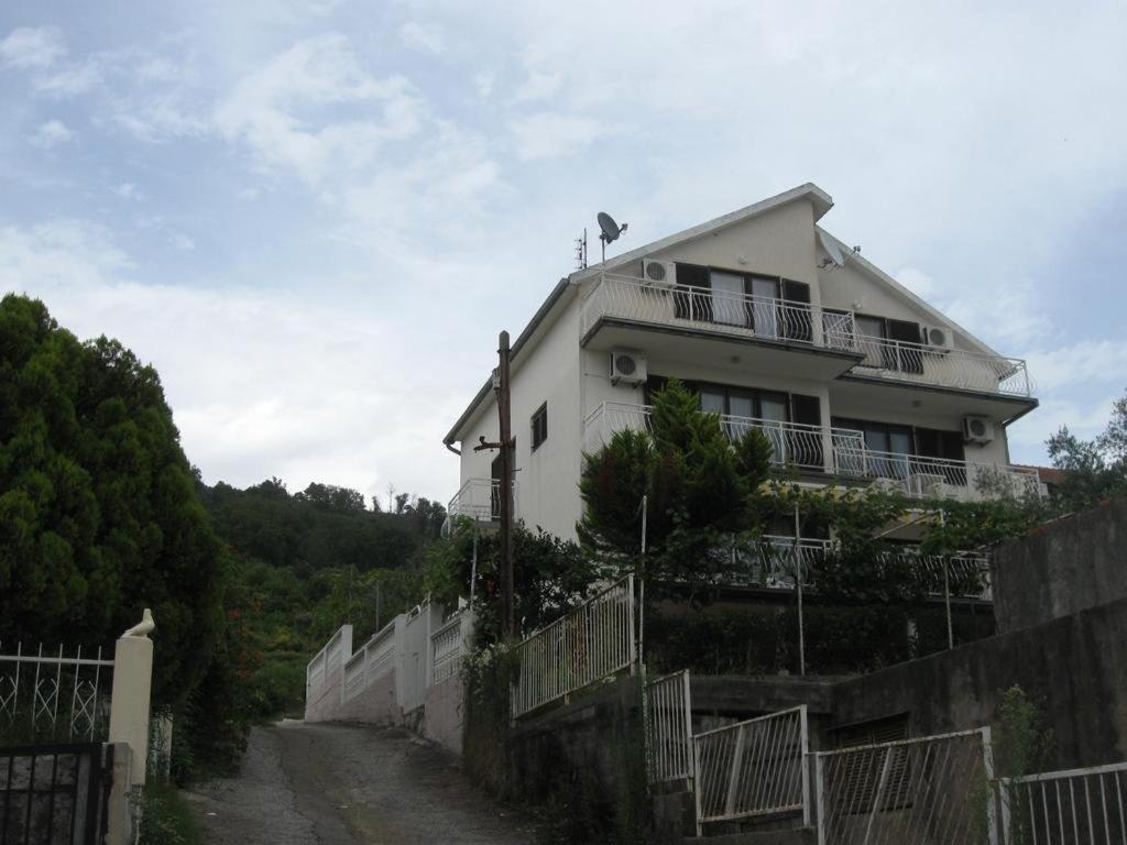 Madam Svetlana Bed and Breakfast Τίβατ Εξωτερικό φωτογραφία
